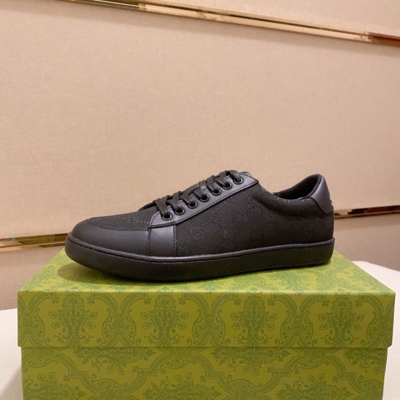G*u*i casual shoes